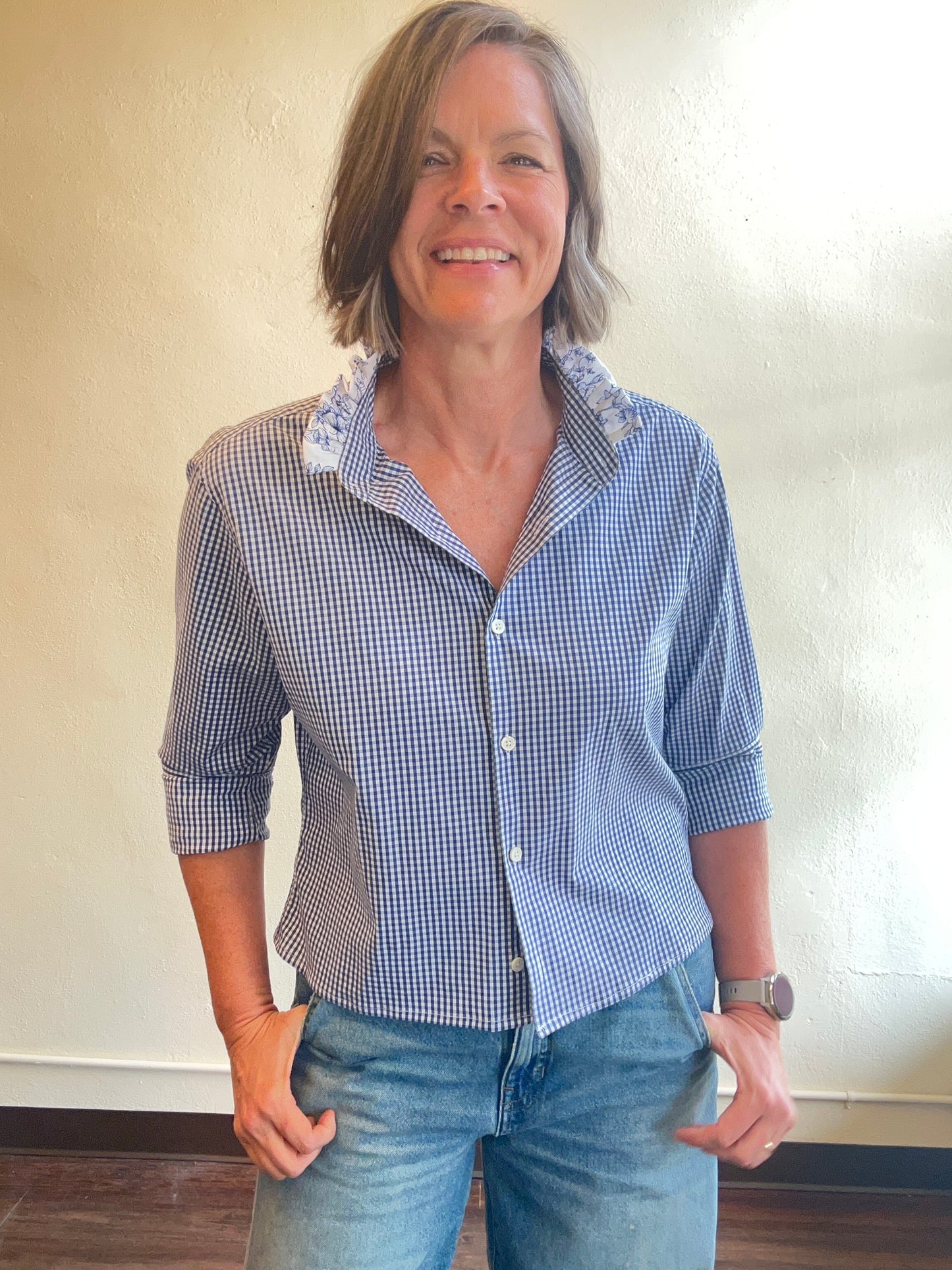 Ruffle Collar top - Medium